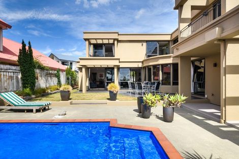 Photo of property in 4 The Strand, Fitzherbert, Palmerston North, 4410