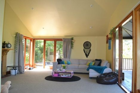 Photo of property in 5 Wairere Road, Belmont, Lower Hutt, 5010