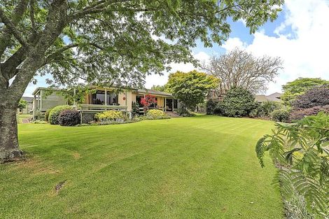 Photo of property in 35 Links View Drive, Omokoroa, 3114