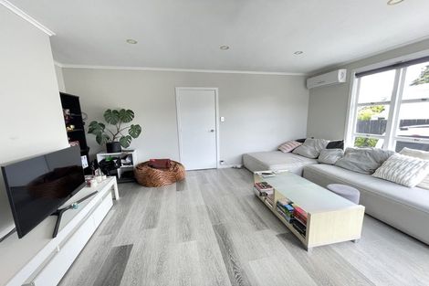 Photo of property in 538 Glenfield Road, Glenfield, Auckland, 0629