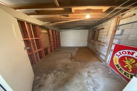 Photo of property in 29a-c Point England Road, Point England, Auckland, 1072