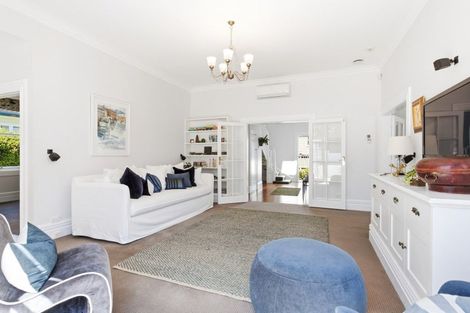 Photo of property in 15 Lucknow Terrace, Khandallah, Wellington, 6035