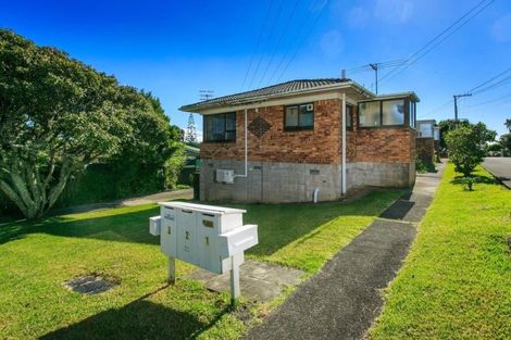Photo of property in 2/31 Beatrice Avenue, Hillcrest, Auckland, 0627