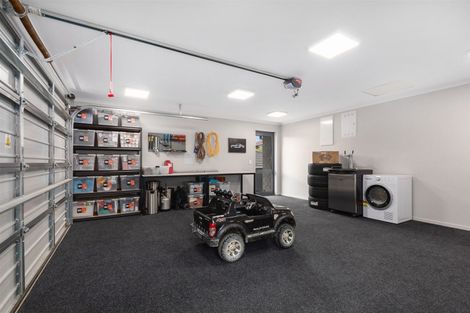 Photo of property in 31 Mooring Close, Whitby, Porirua, 5024