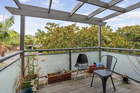 Photo of property in 7/33 School Road, Morningside, Auckland, 1021