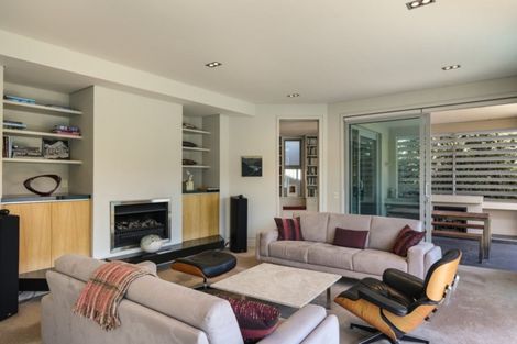 Photo of property in 11 Mincher Road, Kelvin Heights, Queenstown, 9300