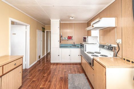 Photo of property in 28 Konini Street, Tawhero, Whanganui, 4501