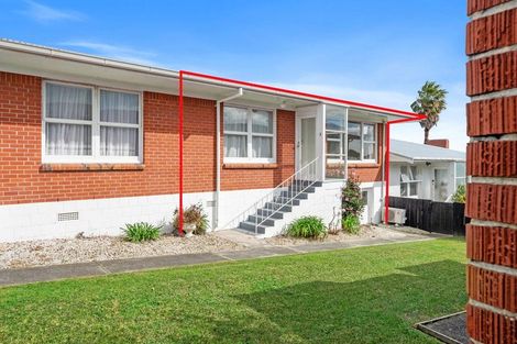Photo of property in 2/619 Beach Road, Rothesay Bay, Auckland, 0630