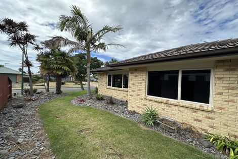 Photo of property in 18 Carribean Place, Papamoa Beach, Papamoa, 3118