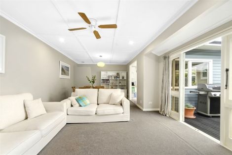Photo of property in 1/27 Kiteroa Terrace, Rothesay Bay, Auckland, 0630