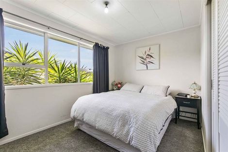 Photo of property in 6 Glastron Place, Bayview, Auckland, 0629