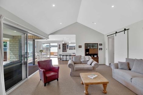 Photo of property in 6 Hunter Lane, Amberley, 7410