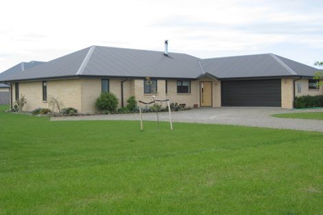 Photo of property in 15 Willowside Place, Amberley, 7410