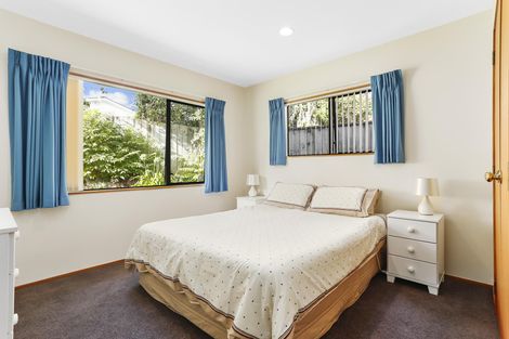 Photo of property in 6b Woodfern Crescent, Titirangi, Auckland, 0604