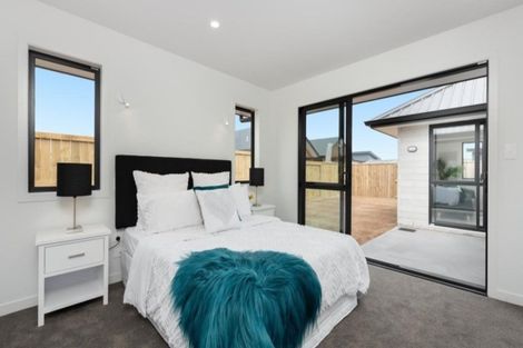 Photo of property in 111a Matipo Road, Te Atatu Peninsula, Auckland, 0610