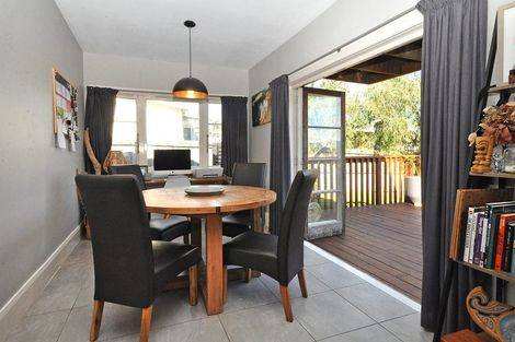 Photo of property in 47 View Road, Henderson, Auckland, 0612
