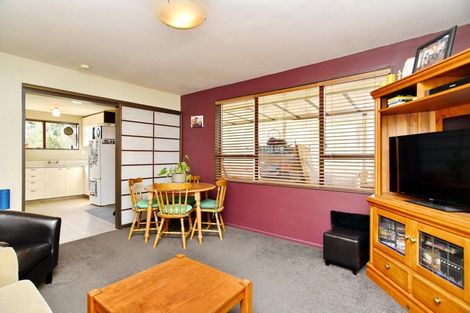 Photo of property in 2/32 Prestons Road, Redwood, Christchurch, 8051
