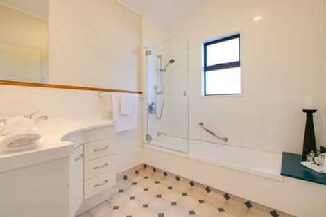 Photo of property in 115b Chaucer Road North, Hospital Hill, Napier, 4110