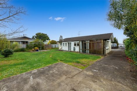 Photo of property in 2/5 Grove Road, Papakura, 2110