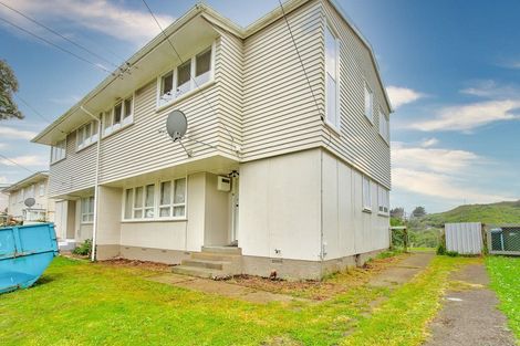 Photo of property in 115-117 Sievers Grove, Cannons Creek, Porirua, 5024