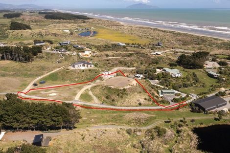 Photo of property in 53a Reay Mackay Grove, Waikawa Beach, Manakau, 5573