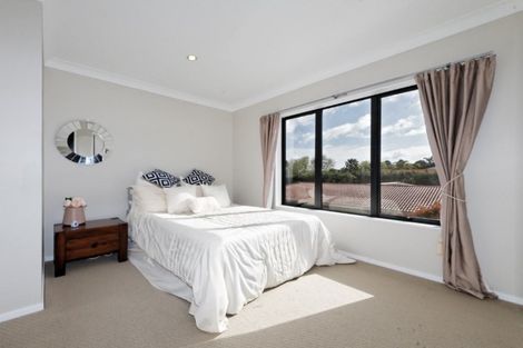 Photo of property in 29 Midhurst Avenue, Henderson, Auckland, 0612