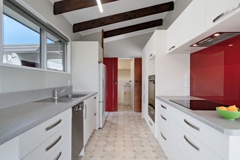 Photo of property in 33 Cumberland Crescent, Welcome Bay, Tauranga, 3112