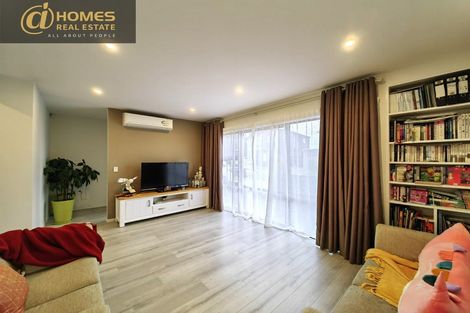 Photo of property in 24 Tihema Lane, Westgate, Auckland, 0614