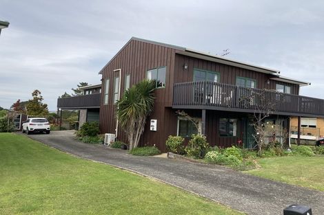 Photo of property in 166 Torkar Road, Clarks Beach, 2122