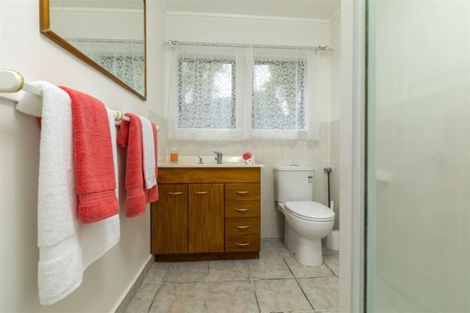 Photo of property in 39 Larissa Avenue, Henderson, Auckland, 0610