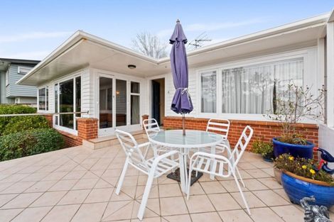 Photo of property in 10 Chapman Road, Te Atatu Peninsula, Auckland, 0610
