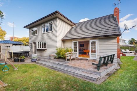 Photo of property in 43 Te Awe Awe Street, Hokowhitu, Palmerston North, 4410