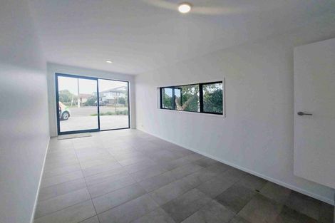 Photo of property in 1/122a Bucklands Beach Road, Bucklands Beach, Auckland, 2012