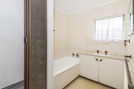 Photo of property in 2/352 Great South Road, Opaheke, Papakura, 2113