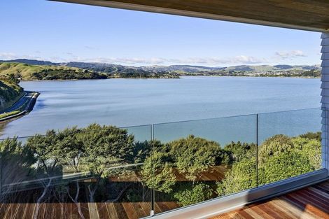 Photo of property in 31 Pendennis Point, Camborne, Porirua, 5026