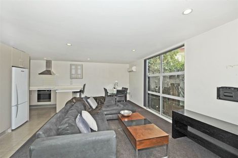 Photo of property in 547 Barbadoes Street, Edgeware, Christchurch, 8013