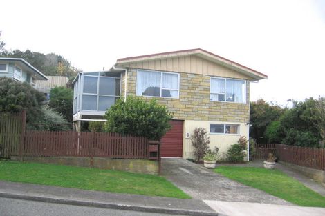 Photo of property in 6 Lomita Road, Johnsonville, Wellington, 6037