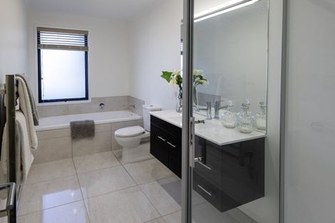 Photo of property in 34 Weatherly Drive, Beachlands, Auckland, 2018