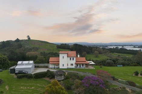 Photo of property in 1a Ngapeke Road, Welcome Bay, Tauranga, 3175