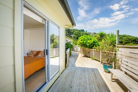 Photo of property in 6 Edwin Mitchelson Road, Muriwai, Waimauku, 0881