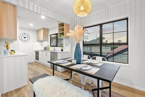 Photo of property in 28 Mcquarrie Avenue, Wattle Downs, Auckland, 2103