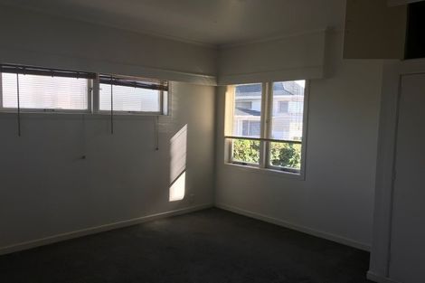 Photo of property in 1/1 Quebec Road, Milford, Auckland, 0620