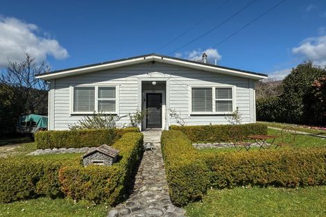 Photo of property in 15 Aylmer Street, Ross, 7812