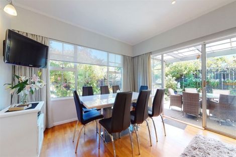 Photo of property in 14a Norton Park Avenue, Fairfield, Lower Hutt, 5011