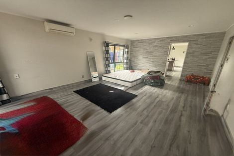 Photo of property in 25 Randwick Place, Randwick Park, Auckland, 2105