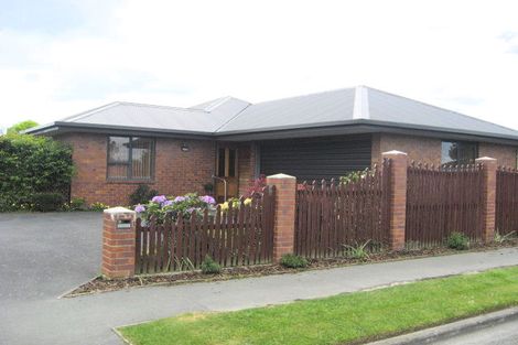 Photo of property in 17 Veitches Road, Casebrook, Christchurch, 8051