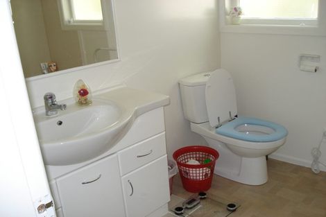 Photo of property in 2/7 Mcleod Road, Henderson, Auckland, 0612