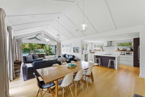 Photo of property in 31 Rauparaha Street, Waikanae Beach, Waikanae, 5036