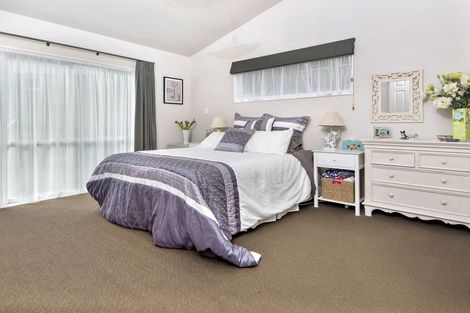 Photo of property in 4a Barberton Terrace, Red Hill, Papakura, 2110