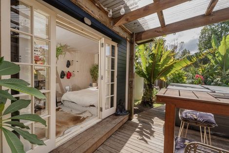 Photo of property in 8 Laycock Road, Tairua, 3508